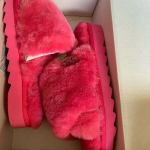 EZ Feet Women’s Genuine Shearling Scuff Slipper